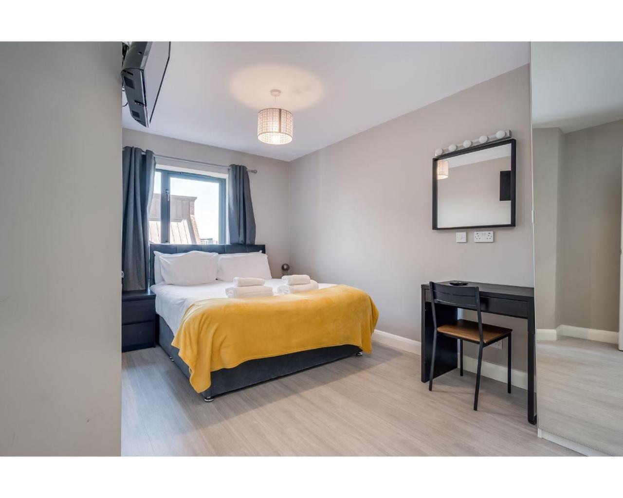 Central Belfast Apartments: Citygate Rum bild