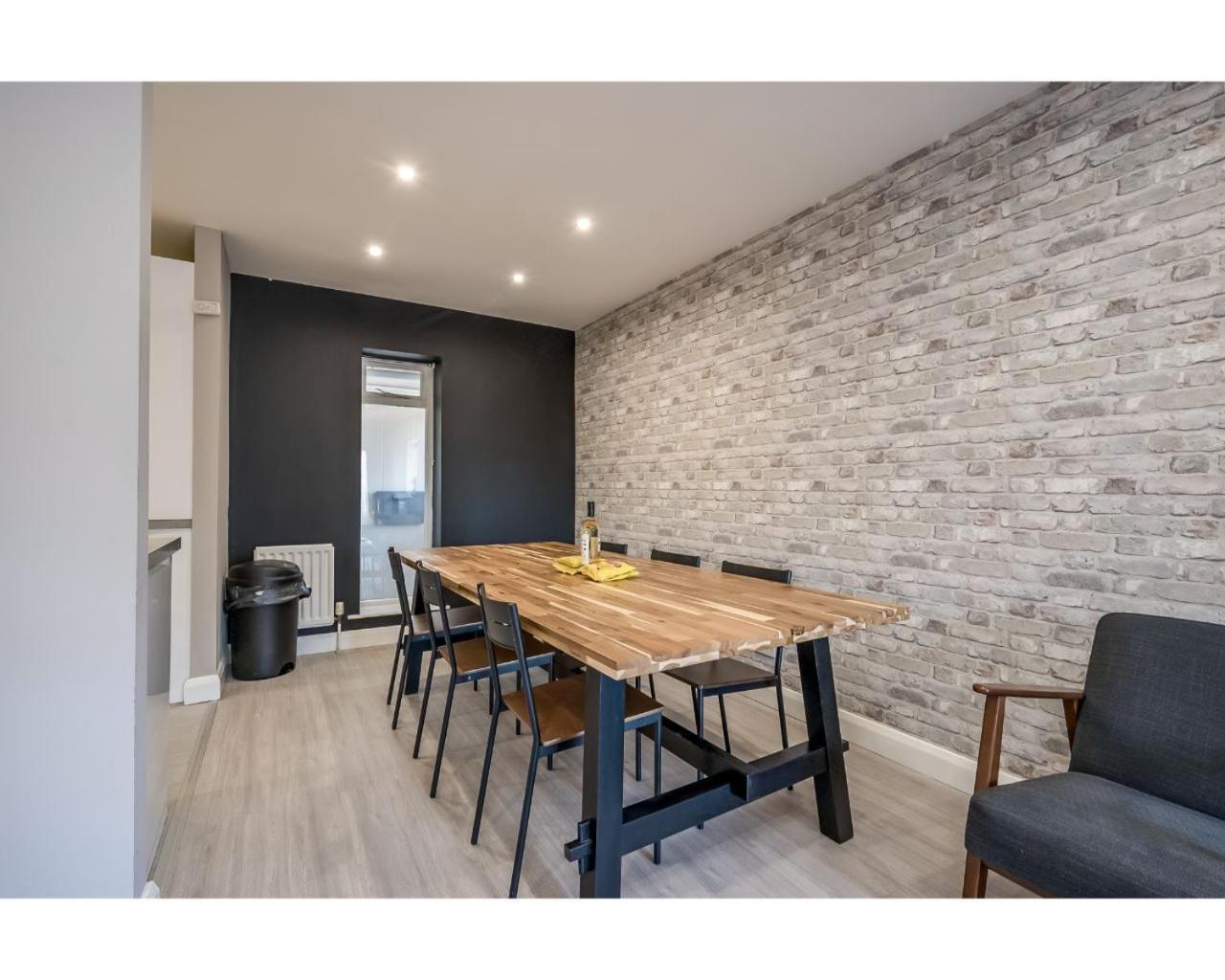 Central Belfast Apartments: Citygate Rum bild